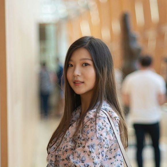 Meet your Posher, Claire - Picture 1 of 1